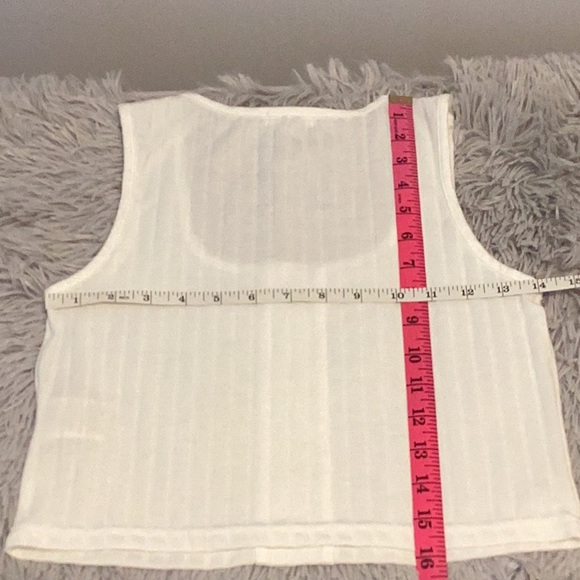 Ardene cropped white tank size small - Picture 4 of 4